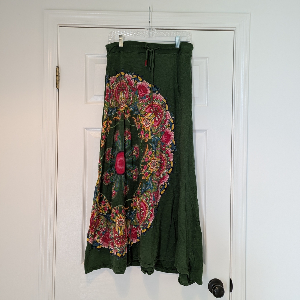 Floral Green Skirt With Vibrant Pattern